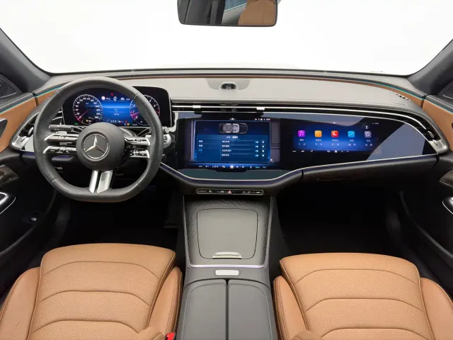 Mercedes-Benz E-Class — Фото автомобиля 14