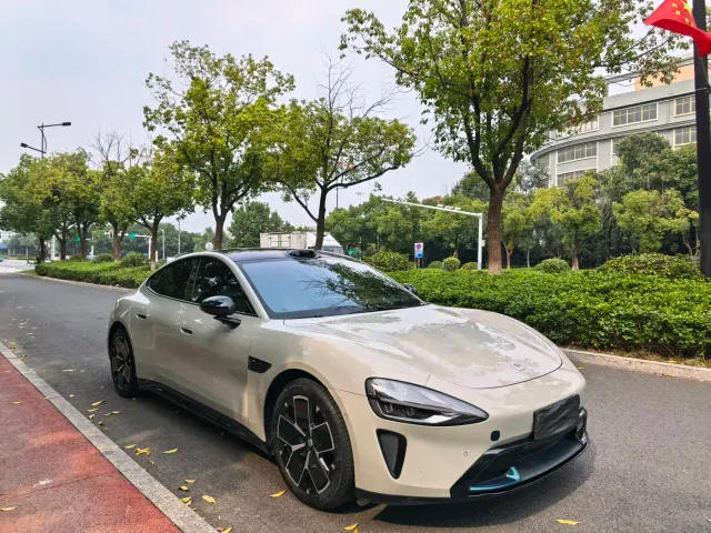Xiaomi SU7 — Фото автомобиля 3