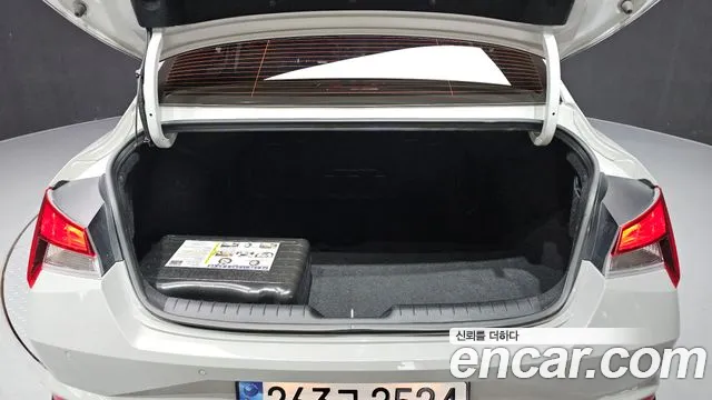 Hyundai Avante CN7 — Фото автомобиля 20