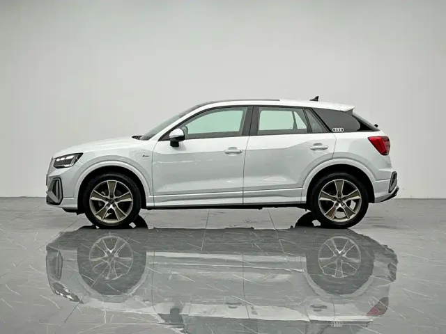Audi Q2L — Фото автомобиля 3