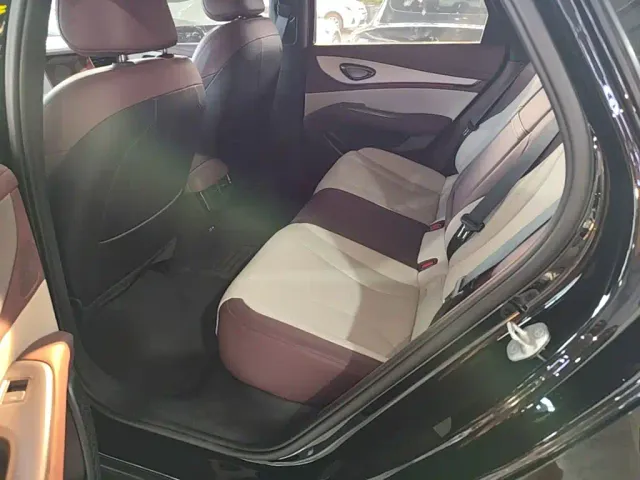 BYD Seal 07 DM-i — Фото автомобиля 16