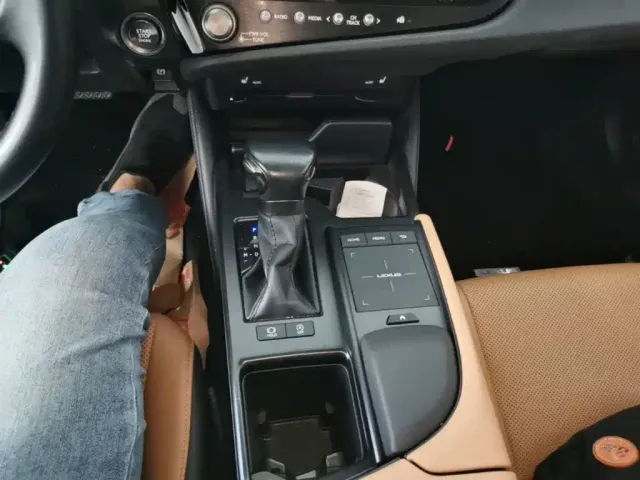 Lexus ES — Фото автомобиля 13