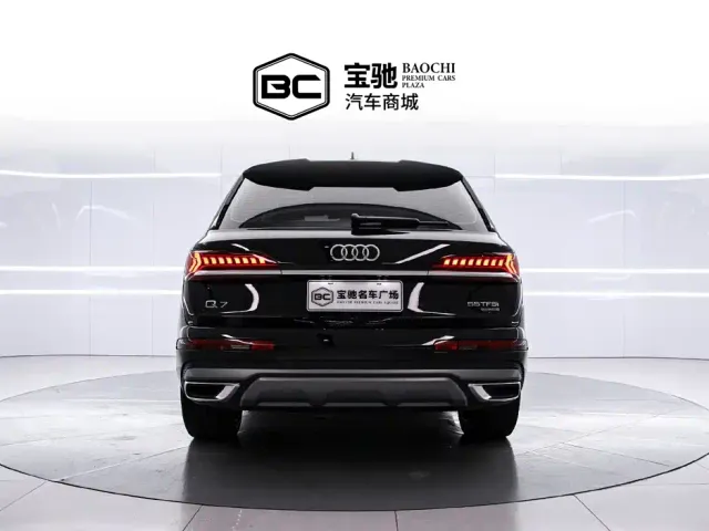 Audi Q7 — Фото автомобиля 4