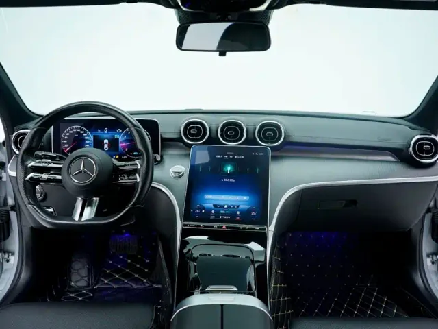 Mercedes-Benz C-Class — Фото автомобиля 2