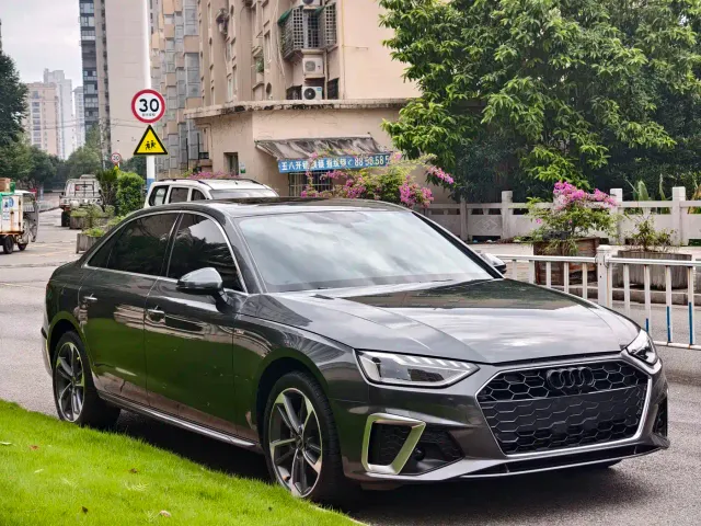 Audi A4L — Фото автомобиля 3