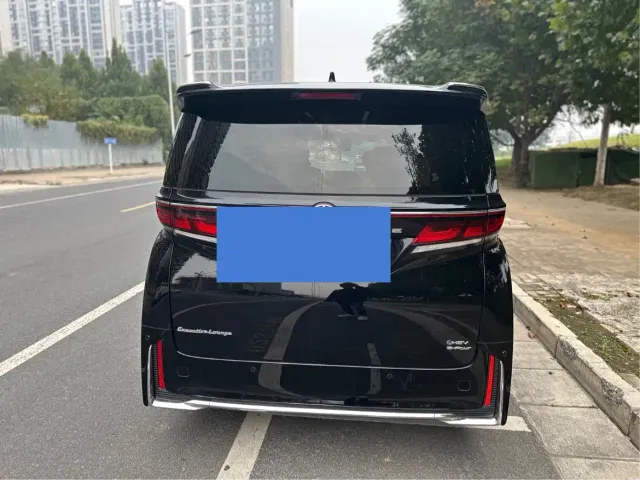 Toyota Vellfire — Фото автомобиля 13