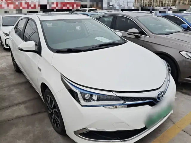Toyota Corolla Twin Engine E+ — Фото автомобиля 3