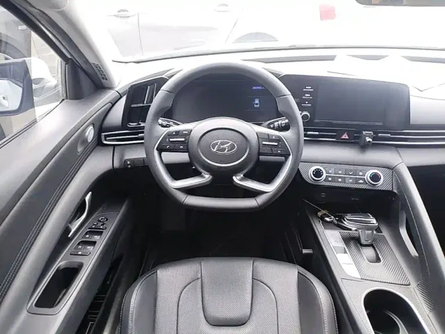 Hyundai Elantra — Фото автомобиля 10