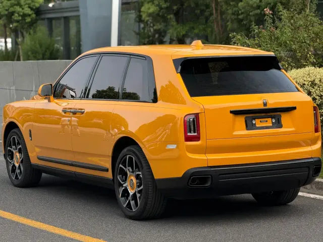 Rolls-Royce Cullinan — Фото автомобиля 3