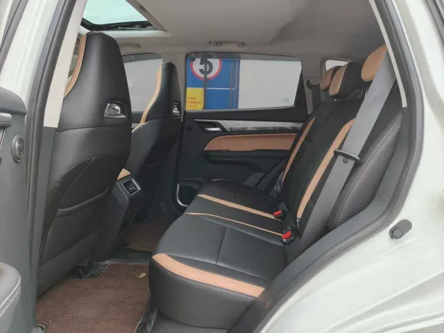 Geely Haoyue PRO — Фото автомобиля 11