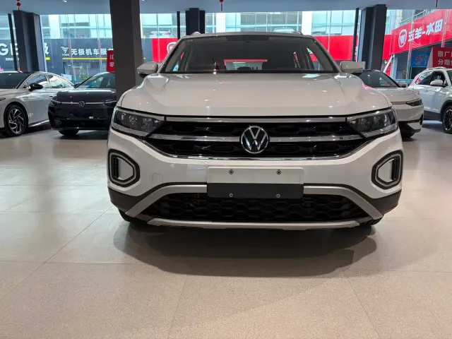 Volkswagen T-Roc — Фото автомобиля 3
