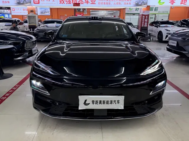 Geely Galaxy Xingyao 8 — Фото автомобиля 2
