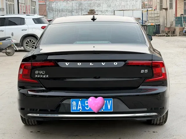 Volvo S90 — Фото автомобиля 8