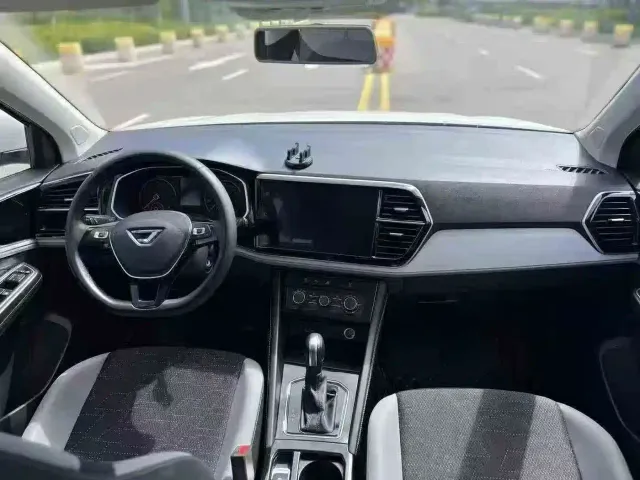 Jetta VS7 — Фото автомобиля 2