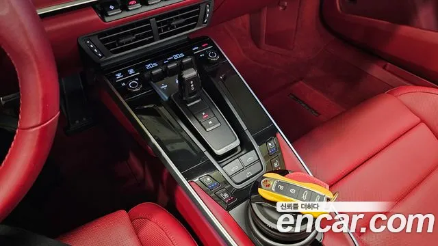 Porsche 911 992 — Фото автомобиля 9