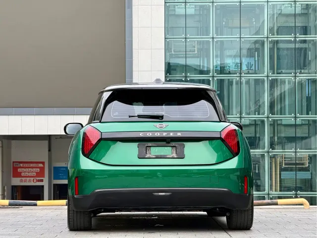 MINI Cooper — Фото автомобиля 12