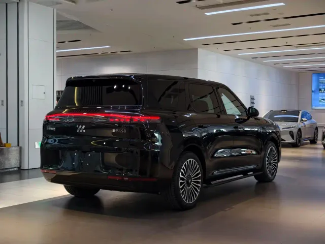 IM Motors LS8 — Фото автомобиля 4