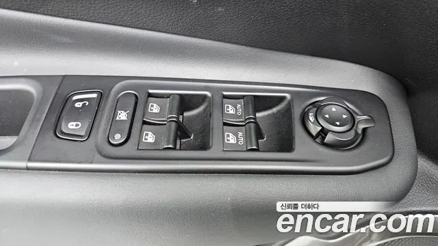 Jeep Renegade — Фото автомобиля 30