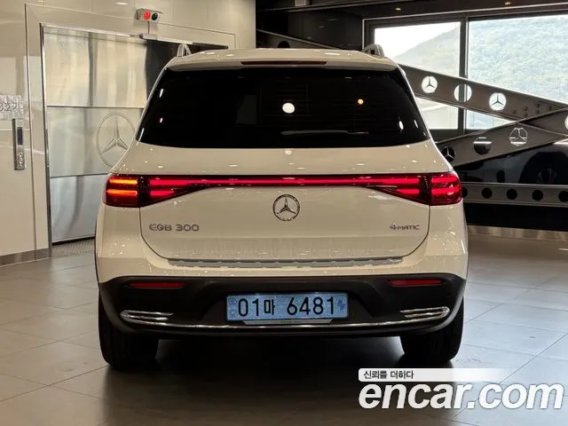 Mercedes-Benz EQB — Фото автомобиля 6