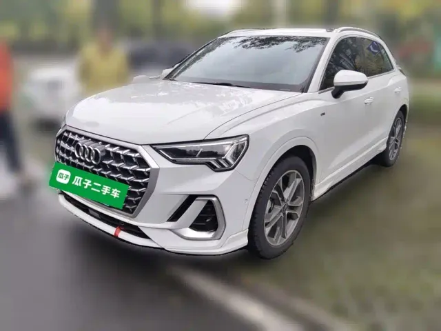 Фотография автомобиля — Audi Q3