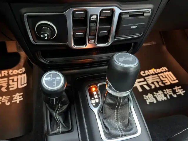 Jeep Wrangler 4xe — Фото автомобиля 23