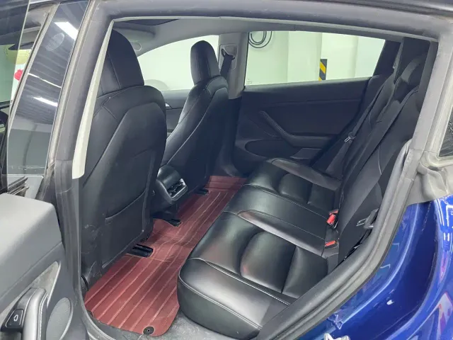Tesla Model 3 — Фото автомобиля 9