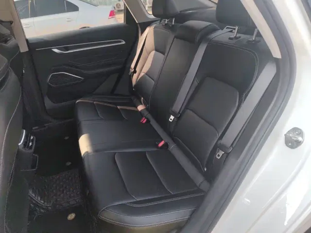 Geely Emgrand — Фото автомобиля 10