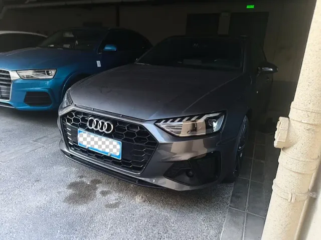 Фотография автомобиля — Audi A4L