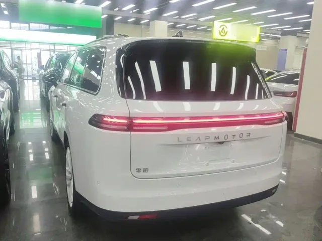 Leapmotor C16 — Фото автомобиля 4