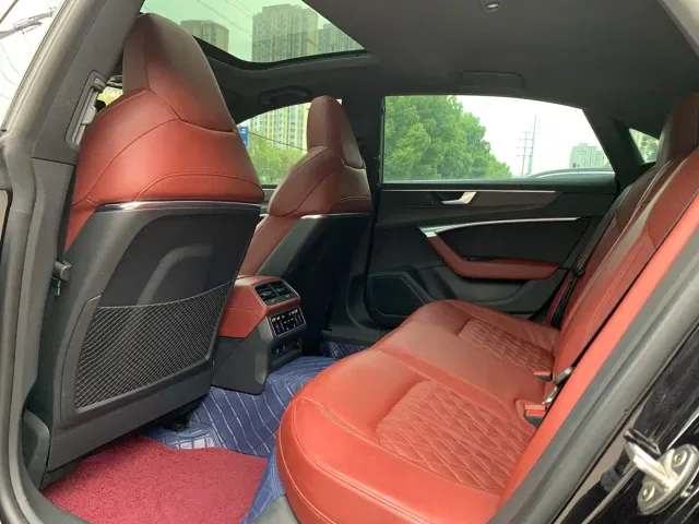 Audi A7L — Фото автомобиля 14
