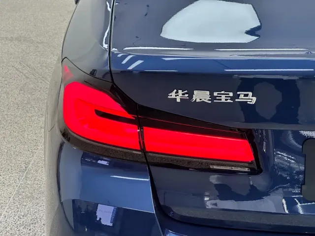 BMW 5 Series — Фото автомобиля 5
