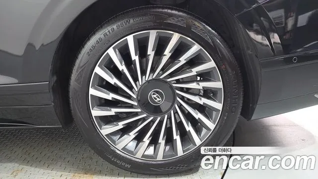 Hyundai Grandeur GN7 — Фото автомобиля 6
