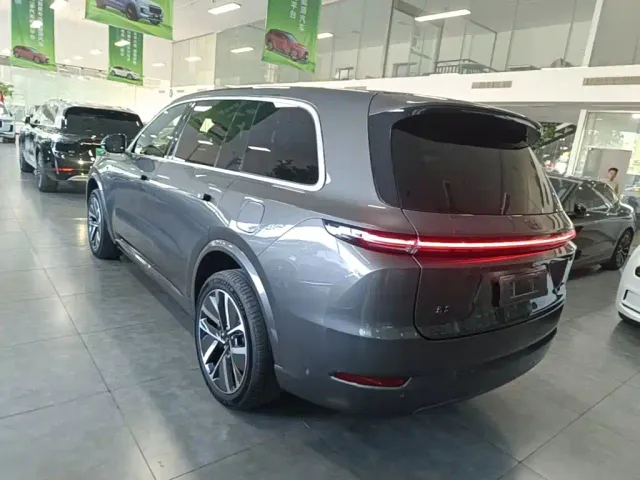 Li Auto L9 — Фото автомобиля 4