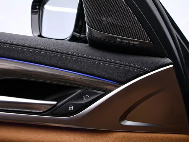 BMW 5 Series — Фото автомобиля 14