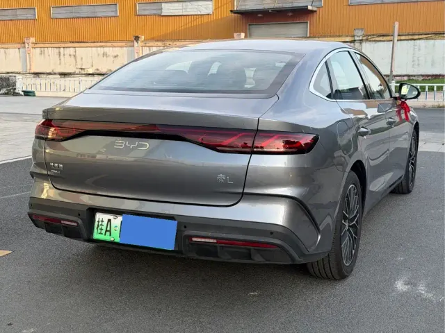 BYD Qin L — Фото автомобиля 6