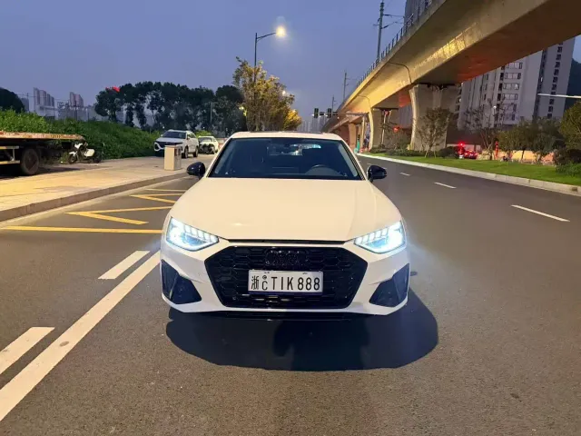 Audi A4L — Фото автомобиля 2