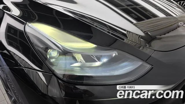 Tesla Model Y — Фото автомобиля 7