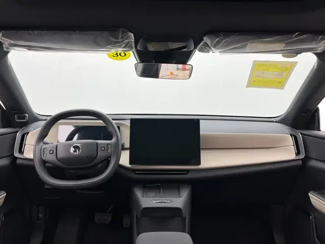 Volvo XC70 Plug-in Hybrid — Фото автомобиля 8