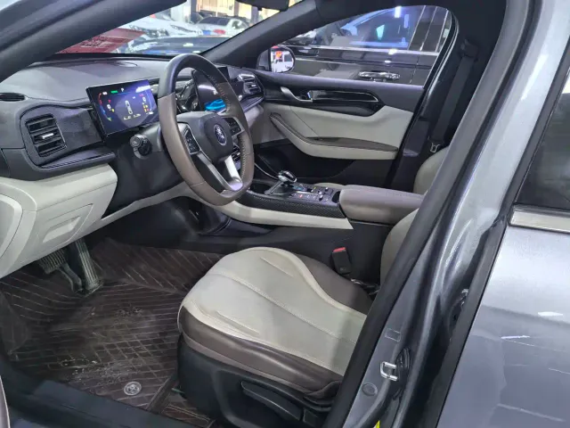 BYD Qin PLUS — Фото автомобиля 7