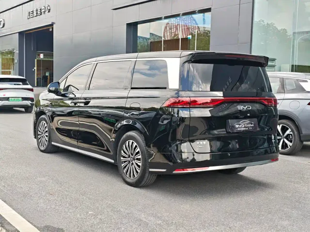 BYD Xia — Фото автомобиля 12