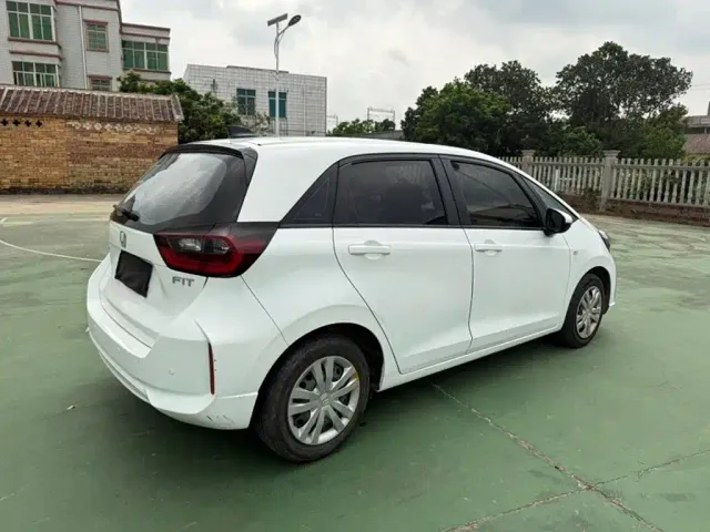Honda Fit — Фото автомобиля 6