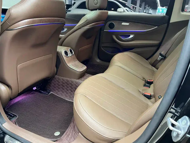 Mercedes-Benz E-Class — Фото автомобиля 12