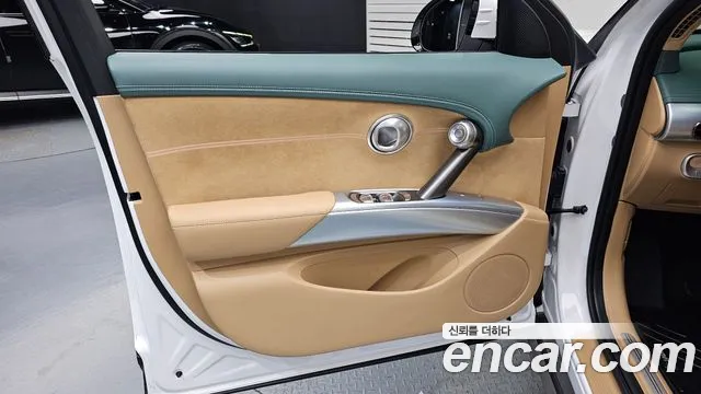 Genesis GV60 — Фото автомобиля 25