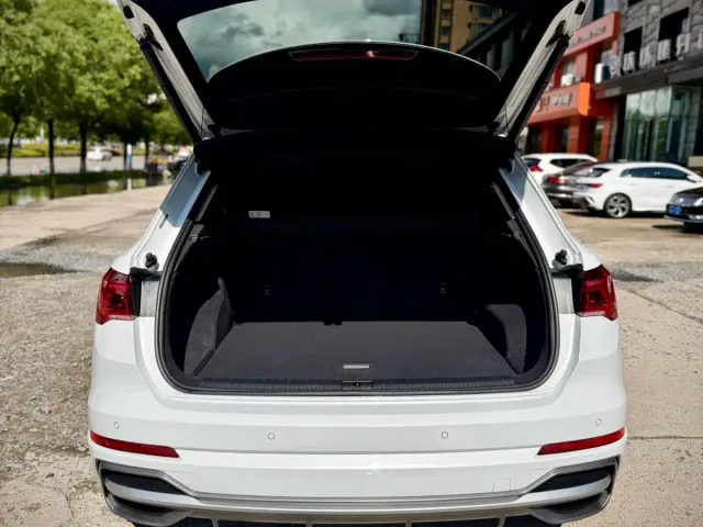 Audi Q3 — Фото автомобиля 14