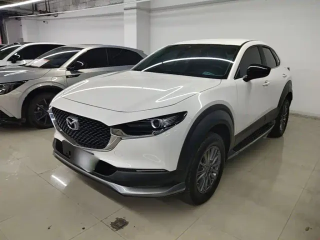 Фотография автомобиля — Mazda CX-30 EV