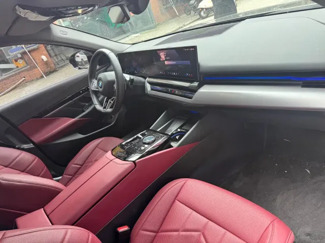 BMW 5 Series — Фото автомобиля 14