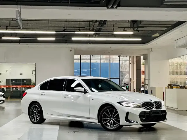 BMW 3 Series — Фото автомобиля 3