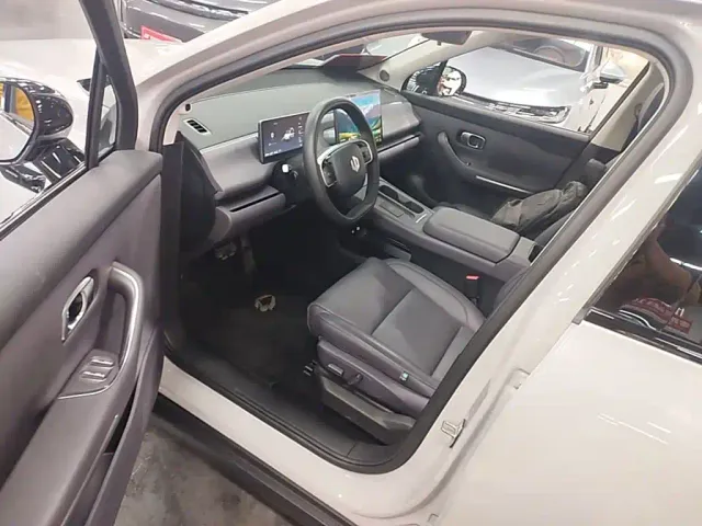 Leapmotor C10 — Фото автомобиля 20