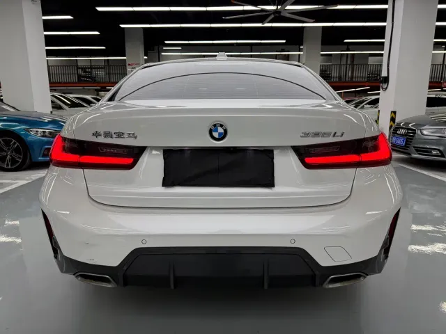 BMW 3 Series — Фото автомобиля 24