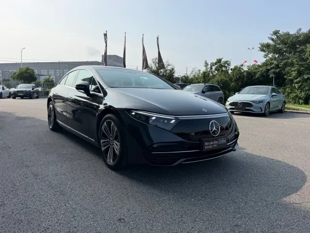 Mercedes-Benz EQS — Фото автомобиля 3